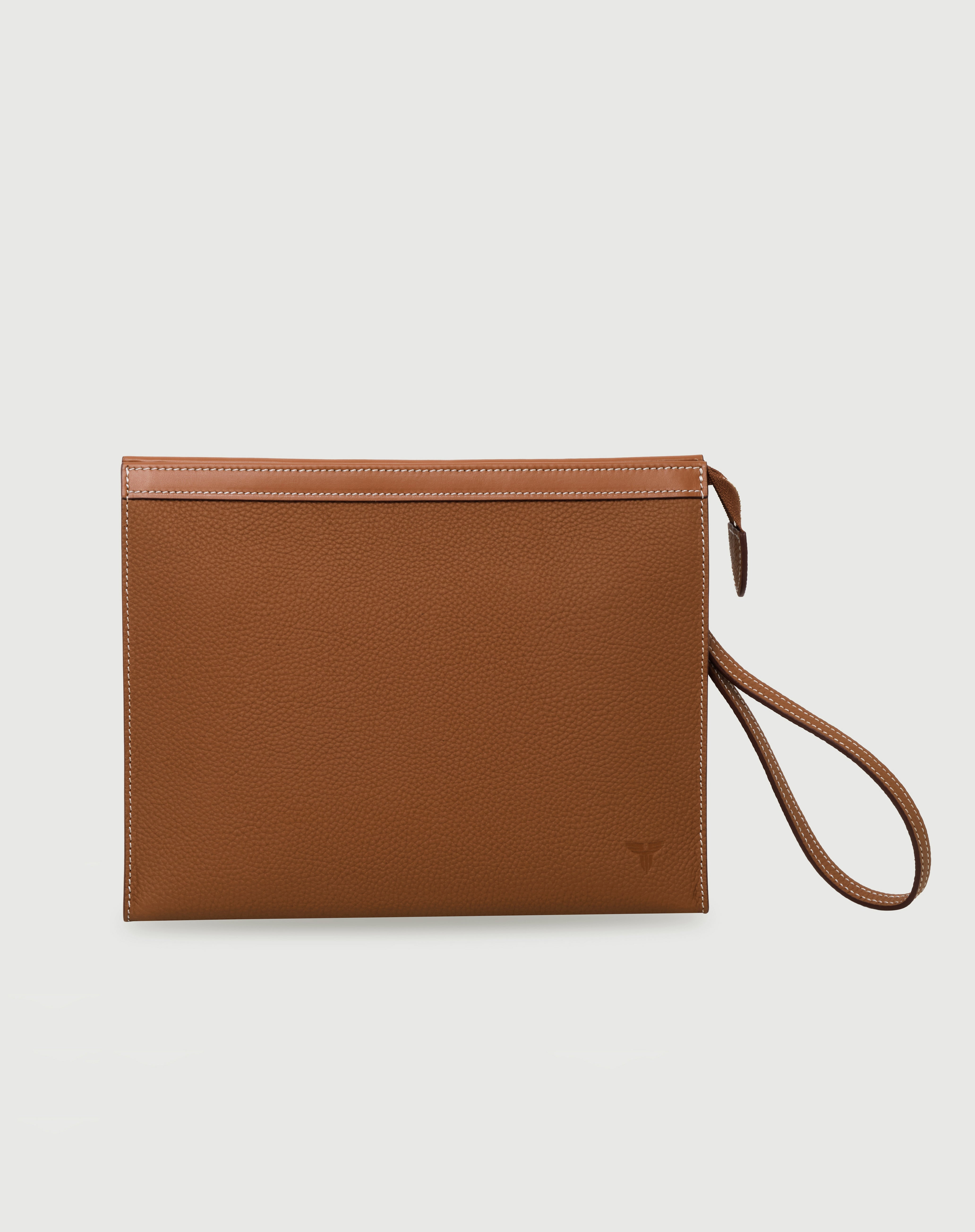 Taba renkli, FOHM deri el çantası, sade ve şık tasarım, dokulu yüzey, bilek askılı