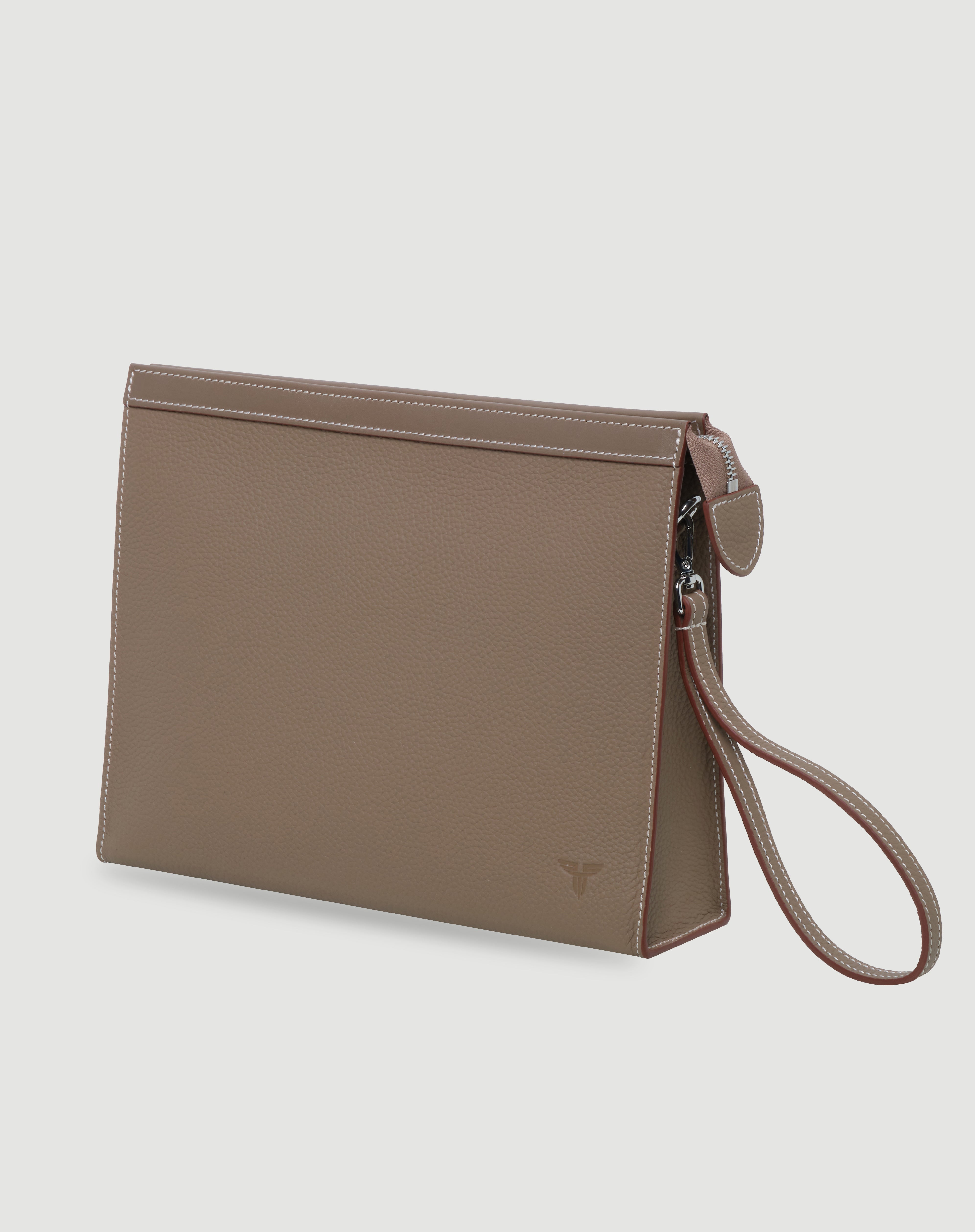 Bej renkli FOHM deri el çantası, minimalist tasarım ve dokulu yüzey